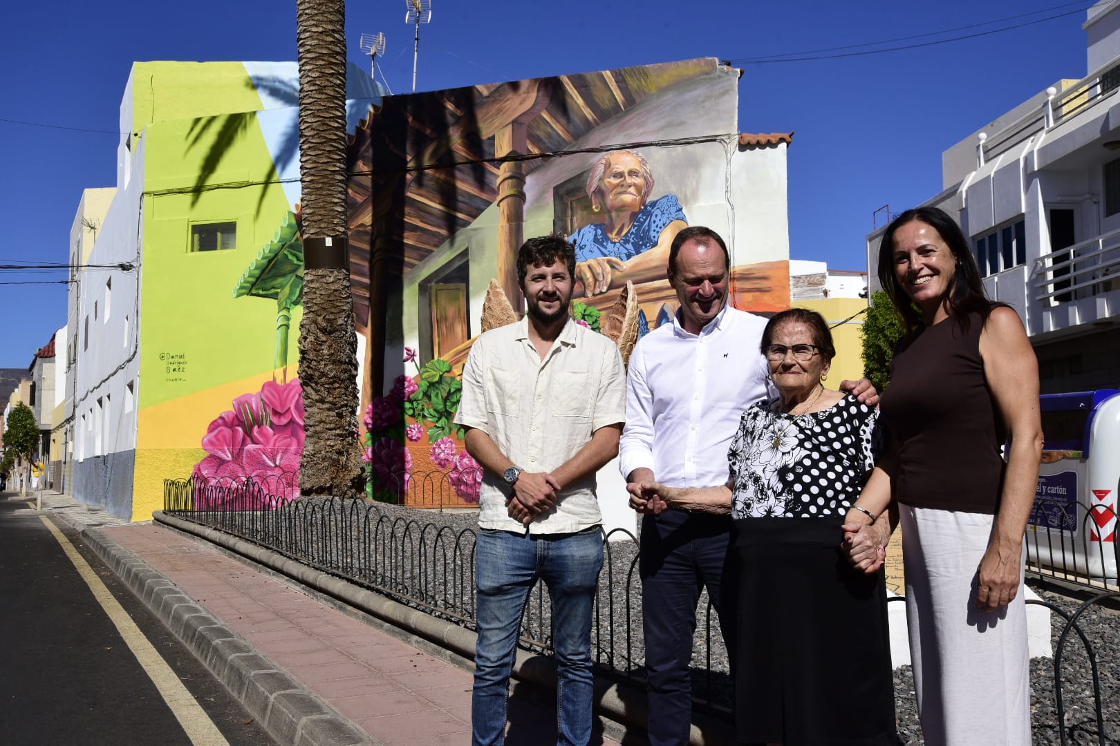 El casco de Agüimes luce un nuevo mural en homenaje a la vecina Carmen Tarajano
