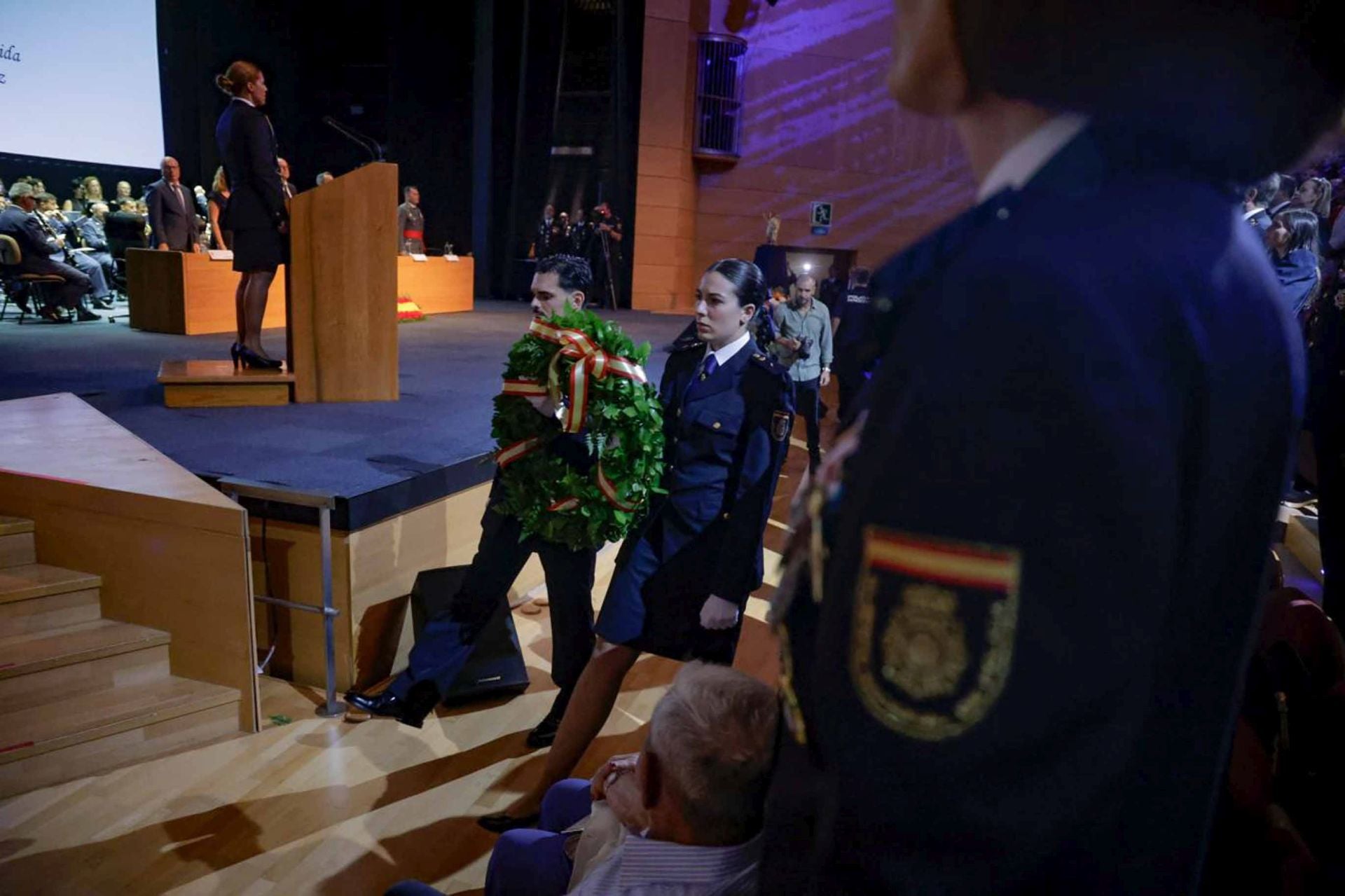 La Policía Nacional tributa un reconocimiento a 141 personas