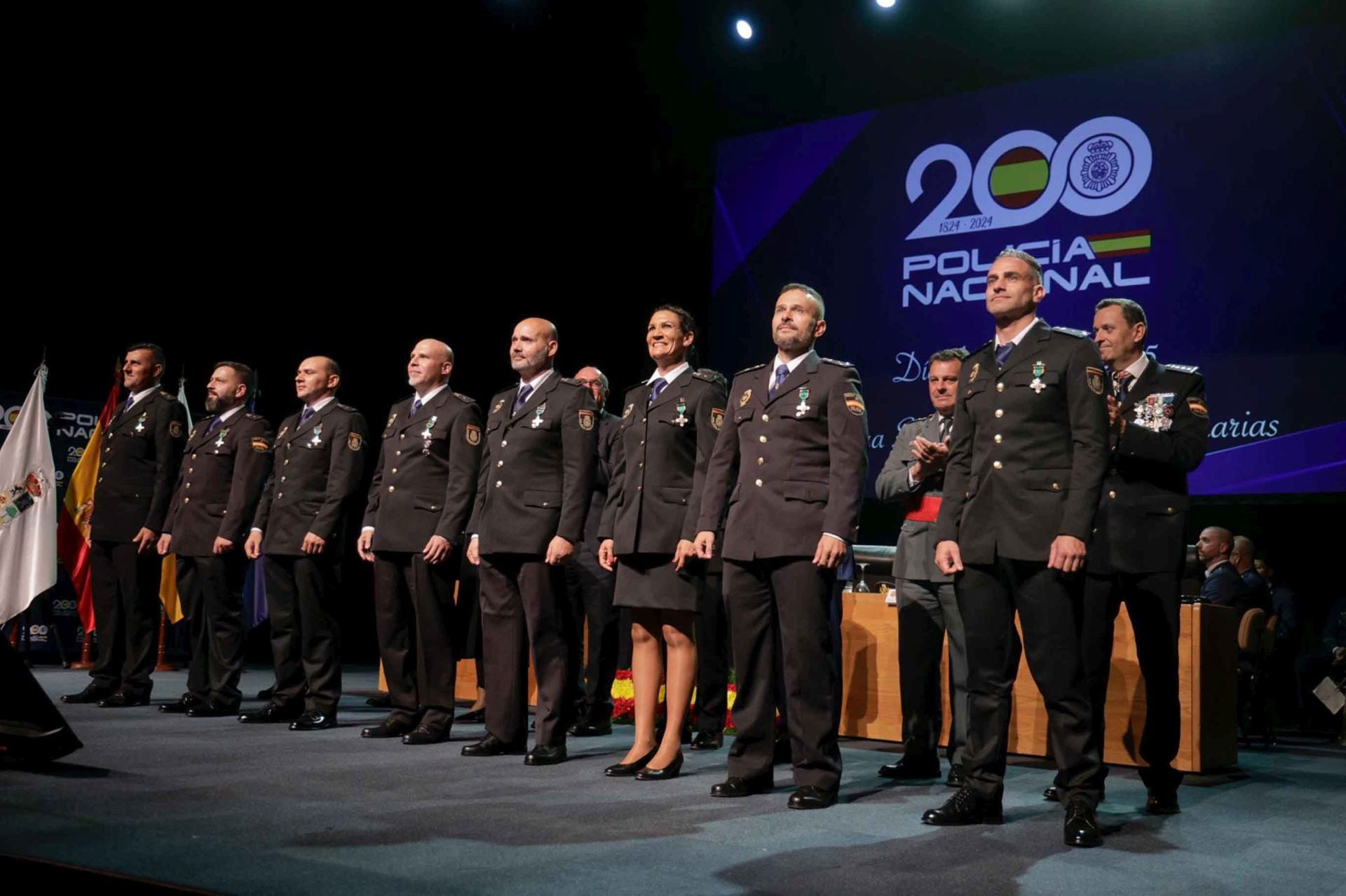 La Policía Nacional tributa un reconocimiento a 141 personas