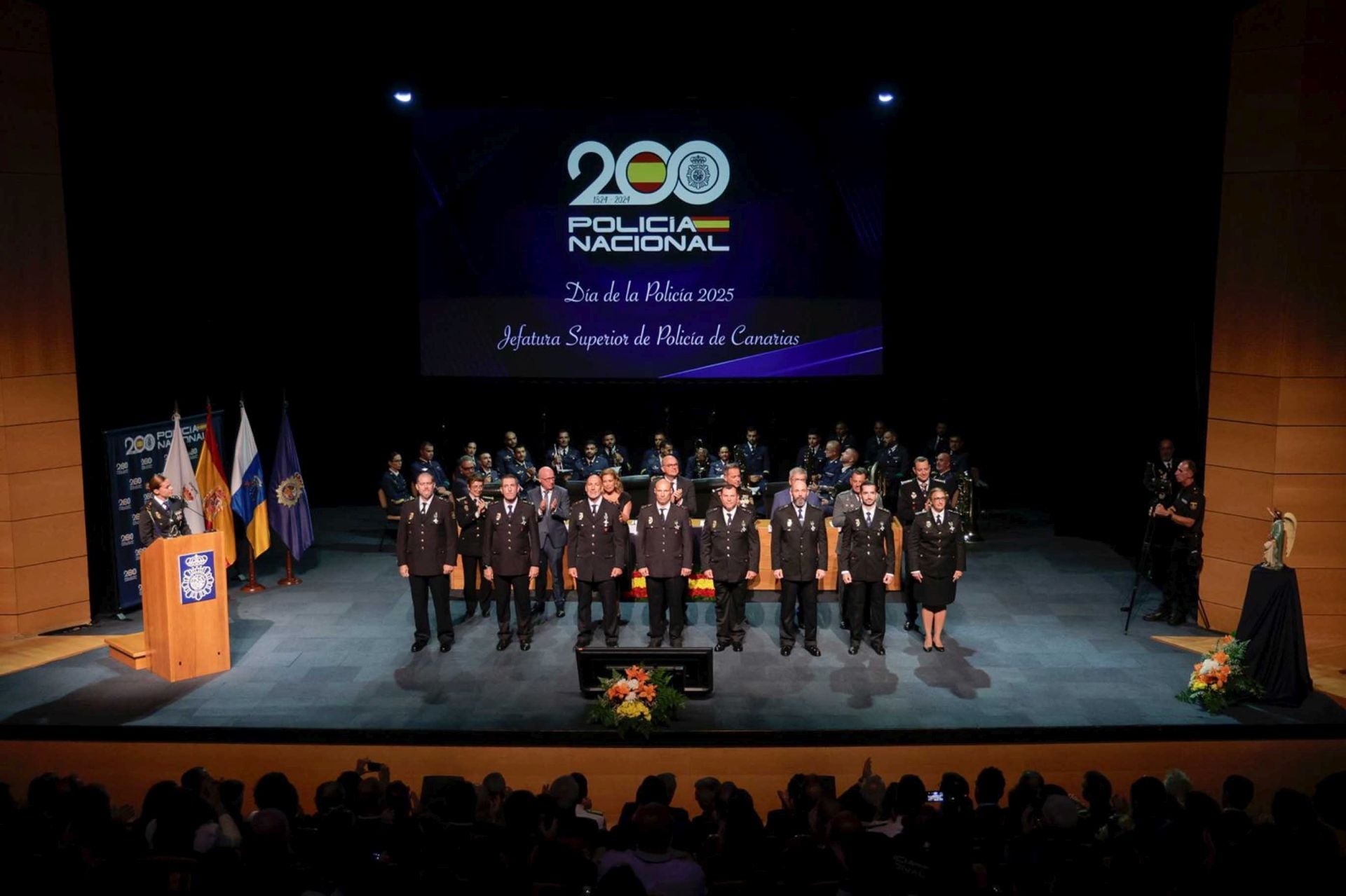 La Policía Nacional tributa un reconocimiento a 141 personas