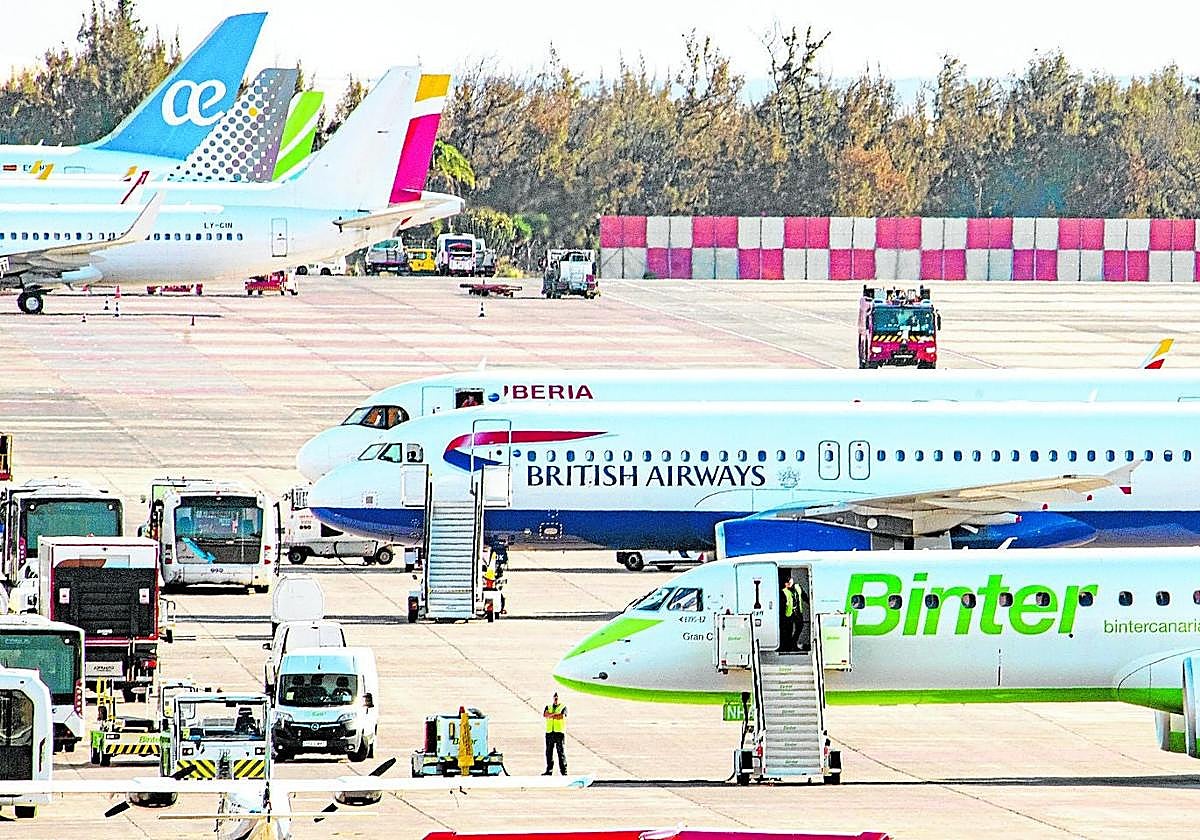 Imagen de archivo de aviones.