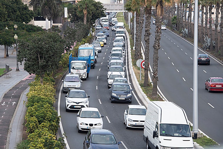 Imagen de un atasco en la GC-1.