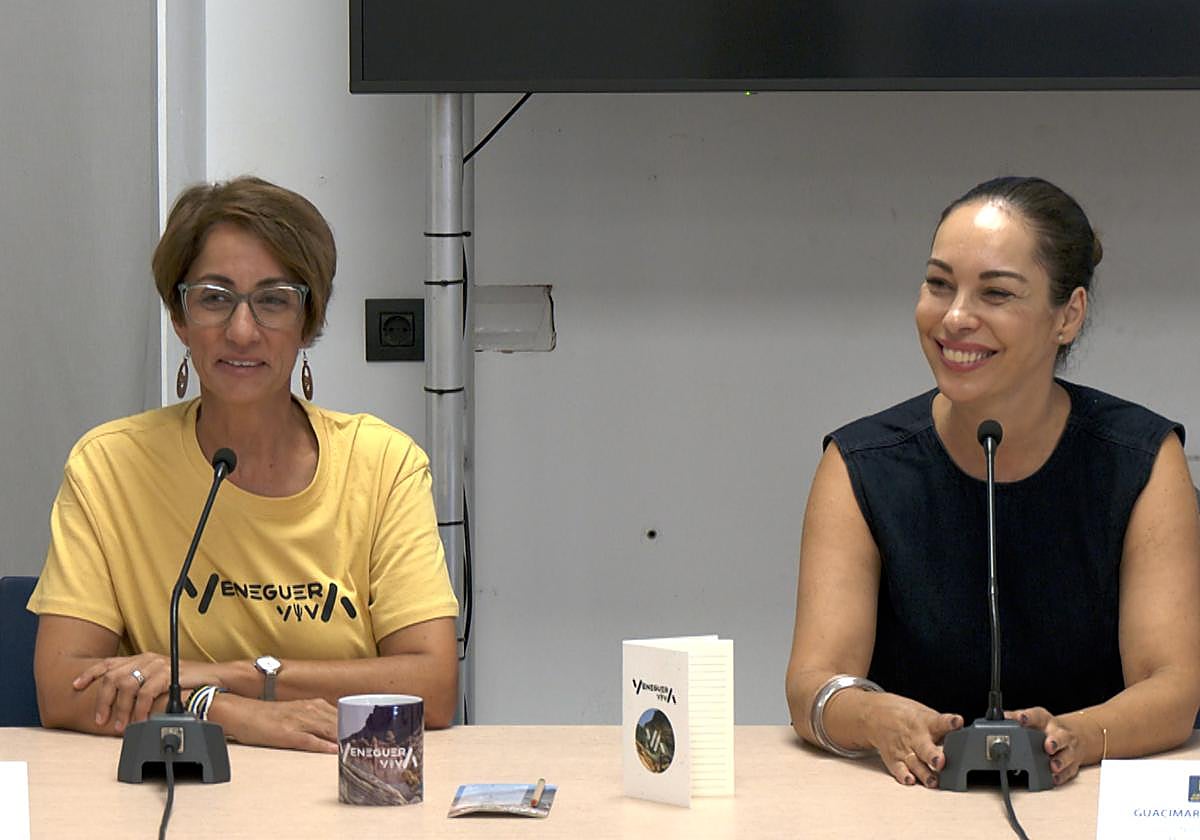 La alcaldesa, Onalia Bueno, y la consejera insular de Cultura, Guacimara Medina.