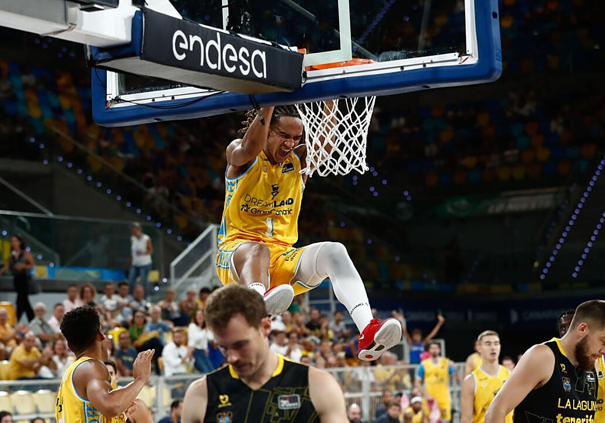 Mate de Lucas Maniema. El canterano amarillo será, por la condición de «cupo» (JFL), una pieza importante en las rotaciones del equipo claretiano en la competición europea.