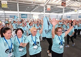 Mujeres del equipo de los Amigos de Pájara celebran su victoria.
