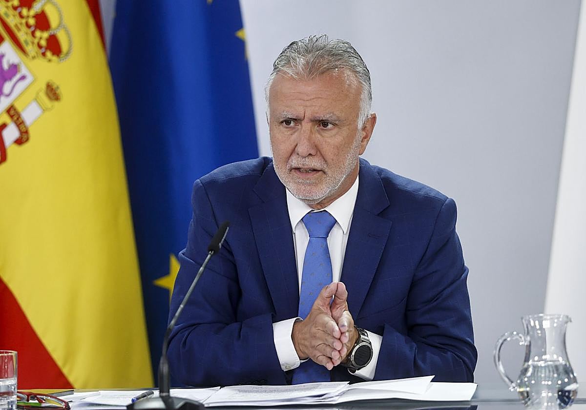 El ministro de Política Territorial, Ángel Víctor Torres, en la rueda de prensa tras el Consejo de Ministros y Ministras.