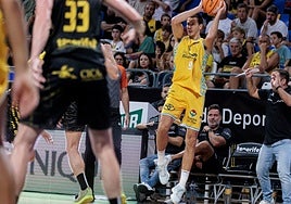 Imagen de Nico Brussino en el último derbi de pretemporada.