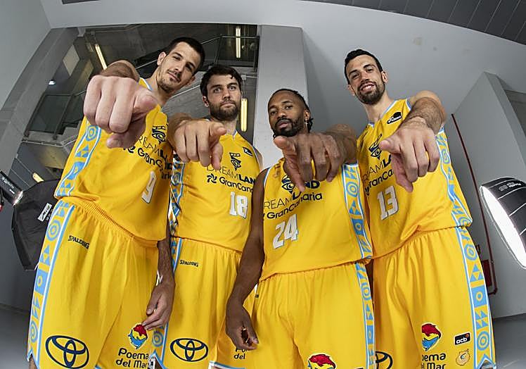 Brussino, Tobey, Angola y Pelos.