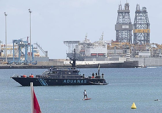 Imagen de archivo de un barco de Aduanas.