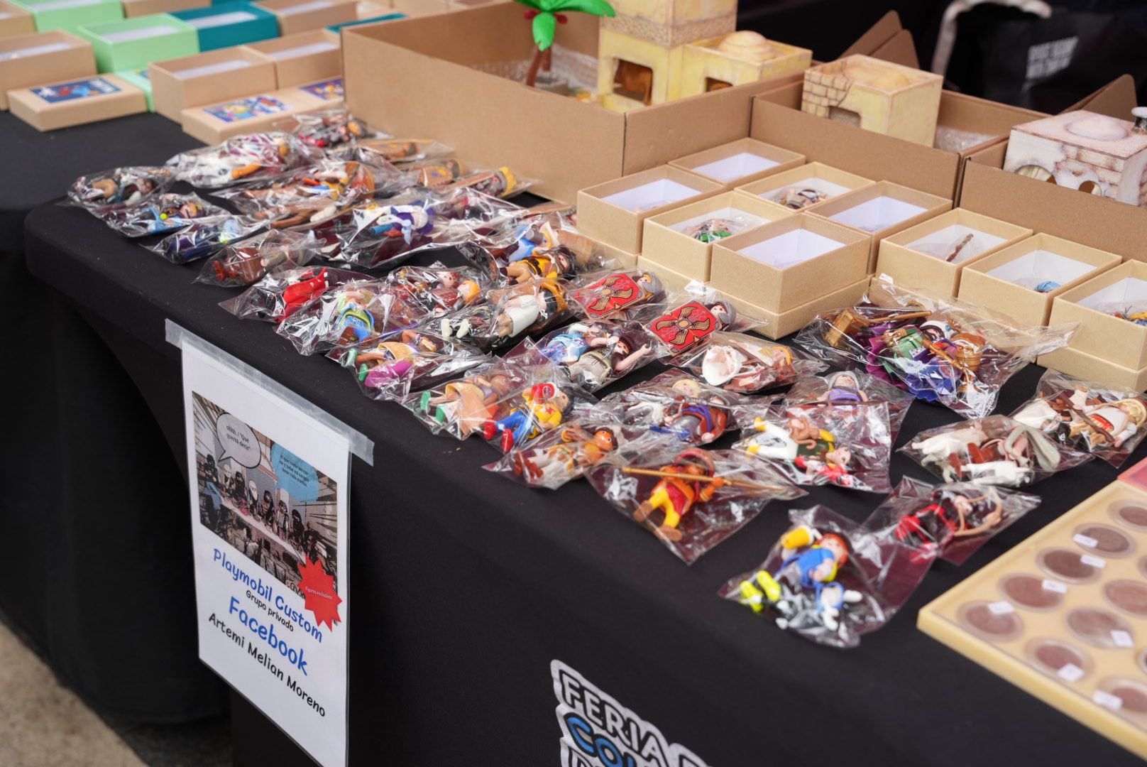 Pasión por lo vintage: éxito de la Feria del Coleccionismo en Vegueta