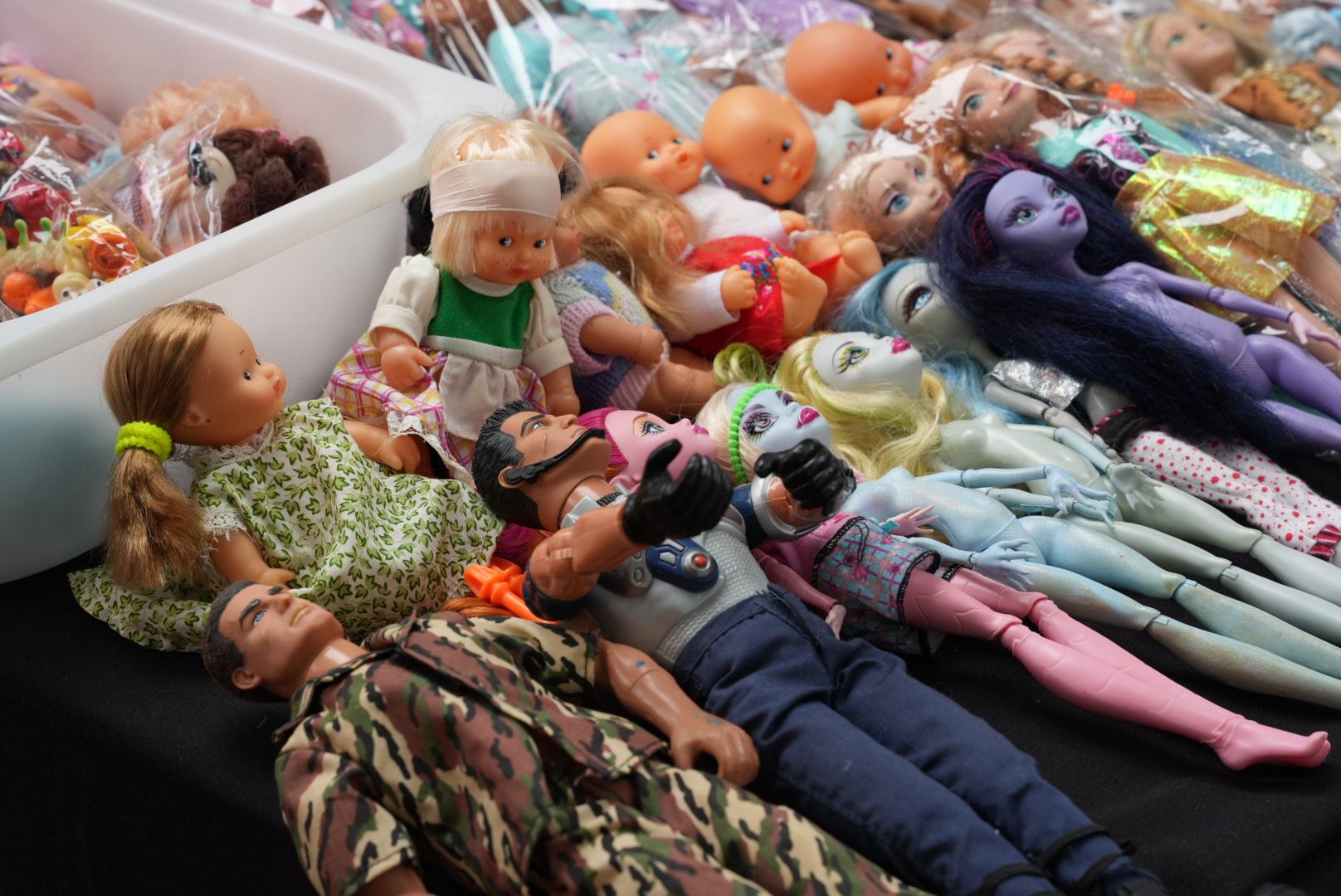 Pasión por lo vintage: éxito de la Feria del Coleccionismo en Vegueta