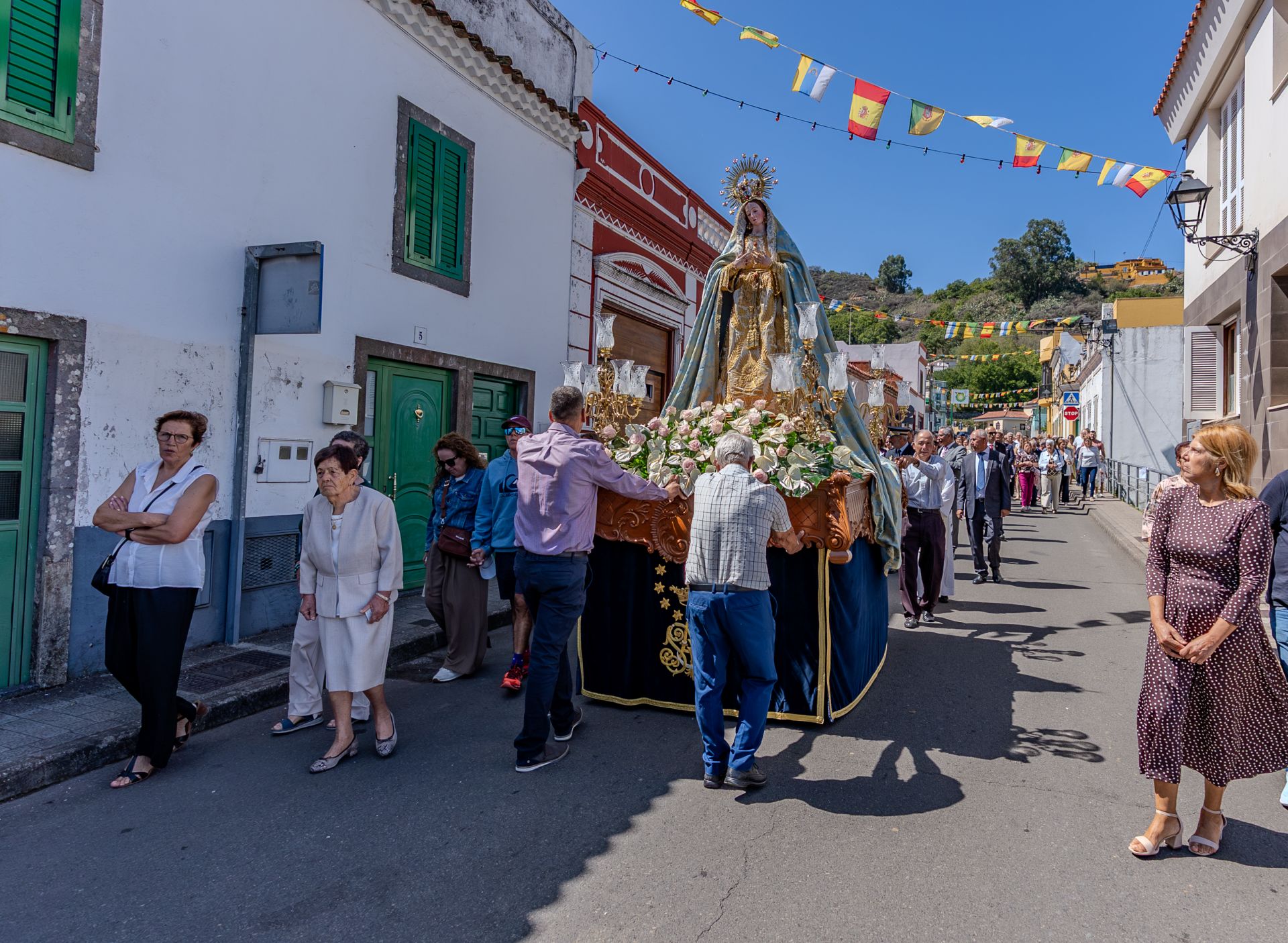 Valleseco celebra su Día Grande con sabor asturiano y solidaridad