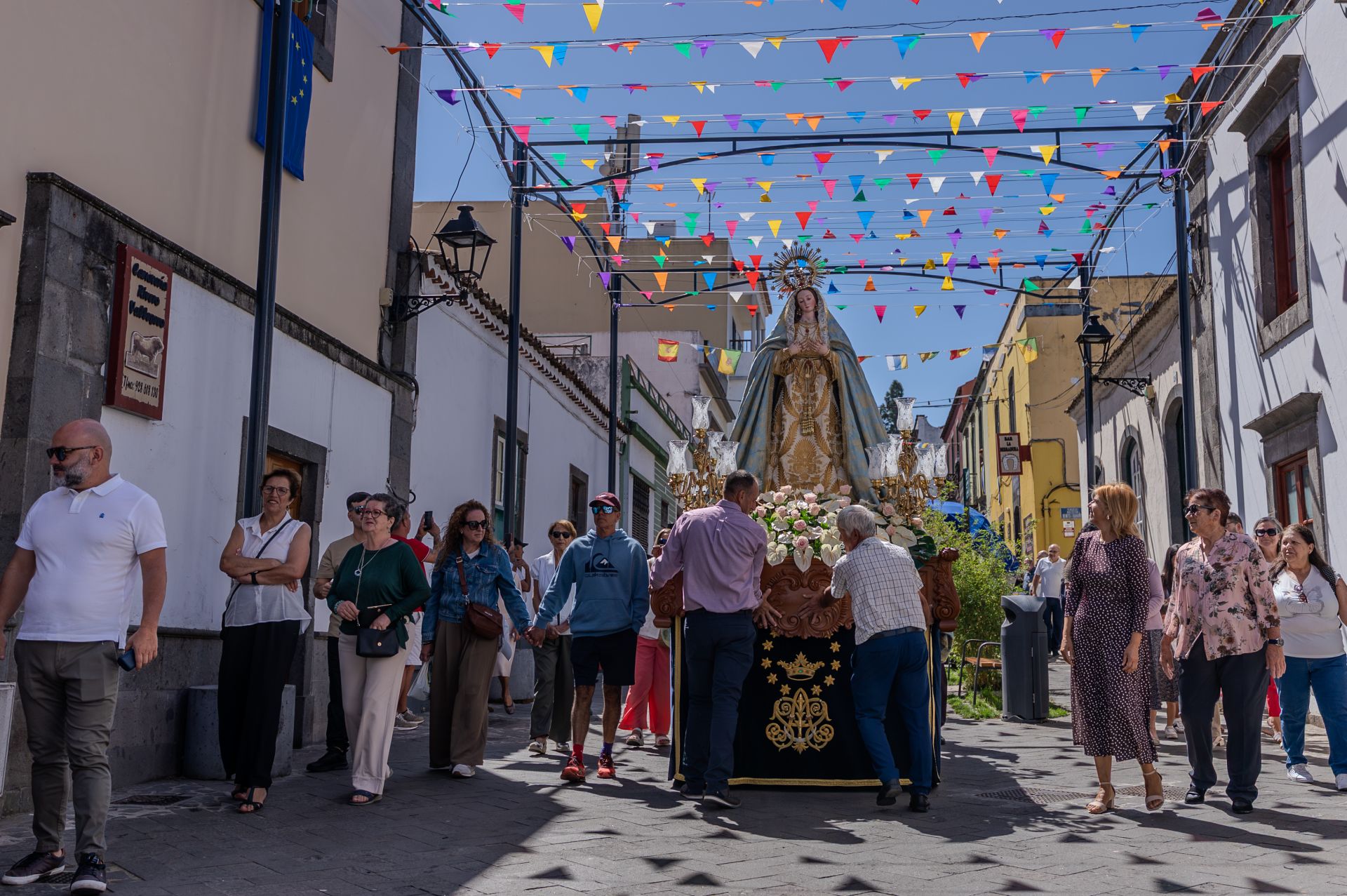 Valleseco celebra su Día Grande con sabor asturiano y solidaridad