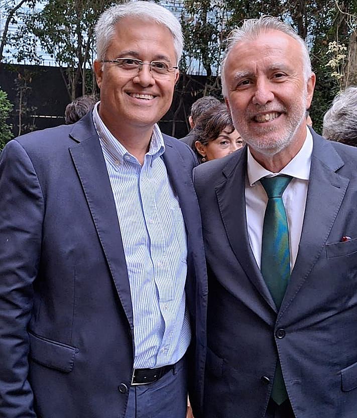 Imagen secundaria 2 - Torres se reúne en Argentina y Chile con descendientes de exiliados canarios