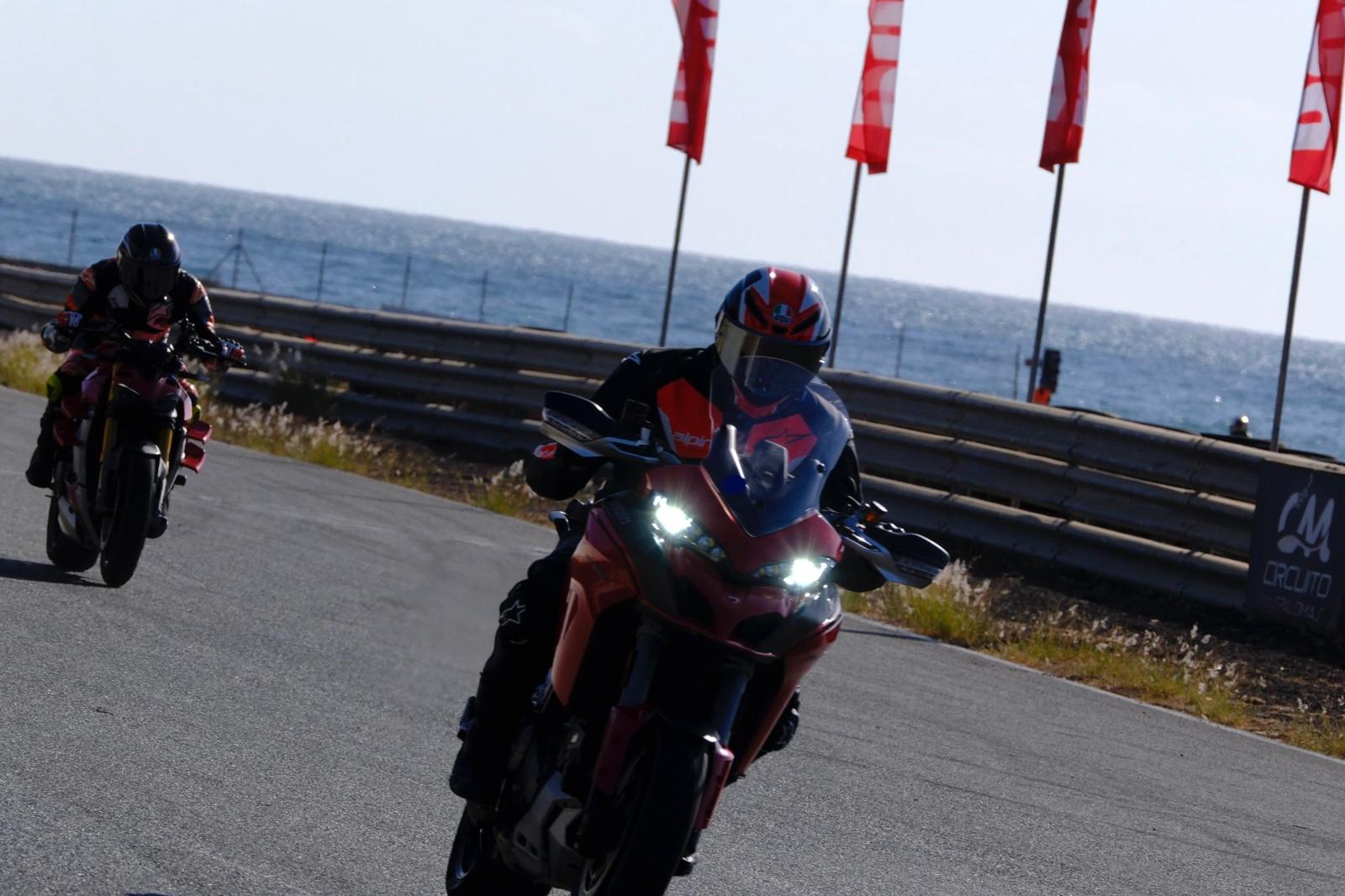 Una gran fiesta a lomos de las dos ruedas