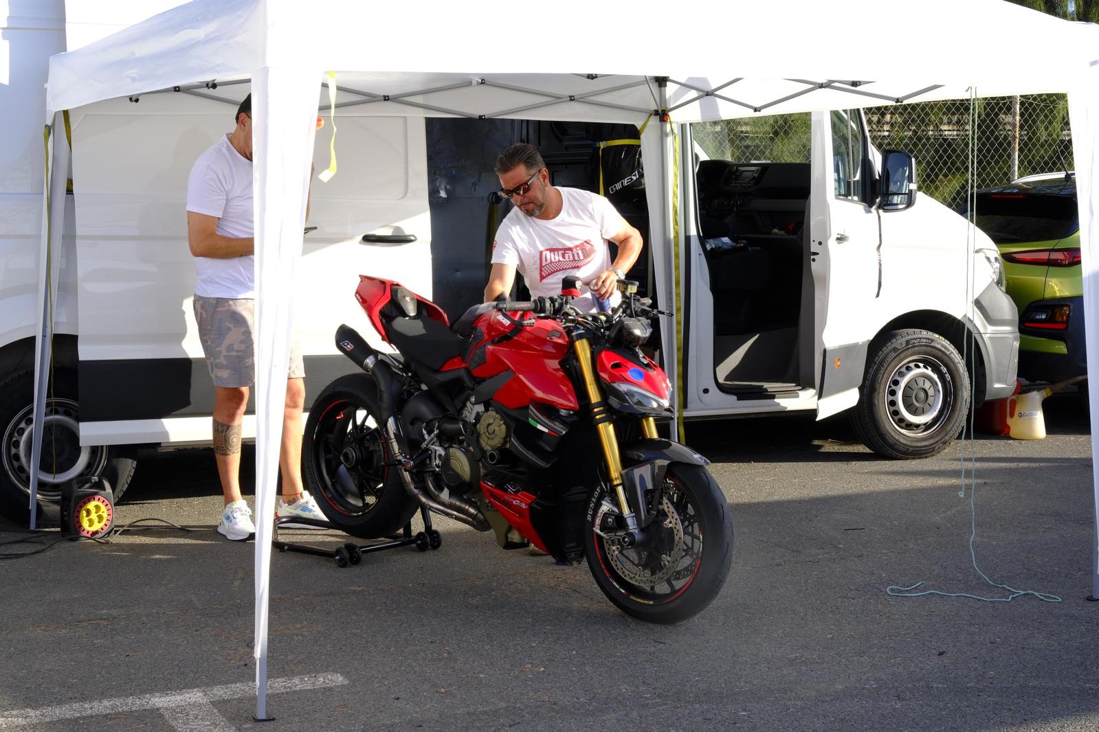 Una gran fiesta a lomos de las dos ruedas