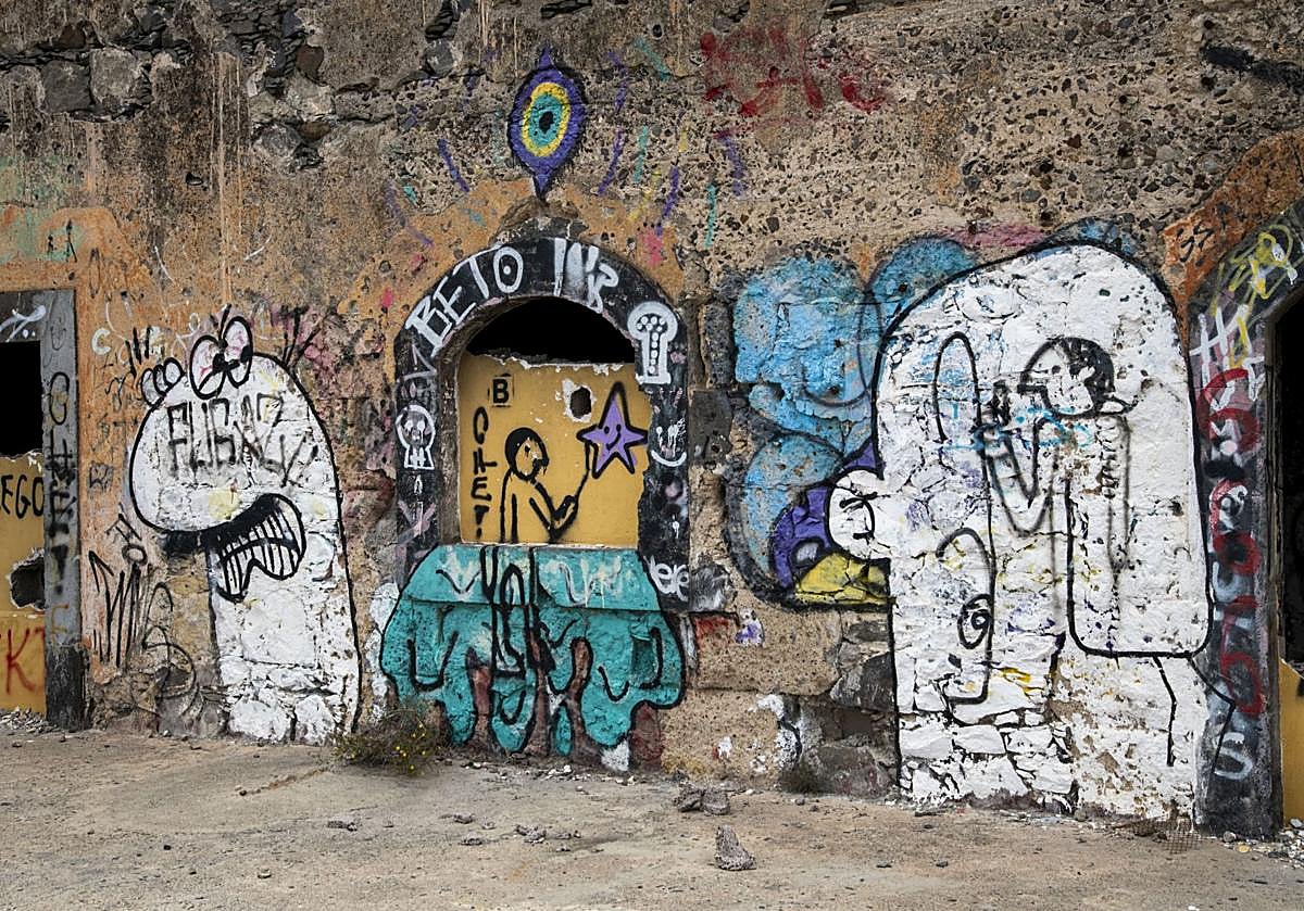 El monumento que corona el risco de San Juan sufre vandalismo constante.