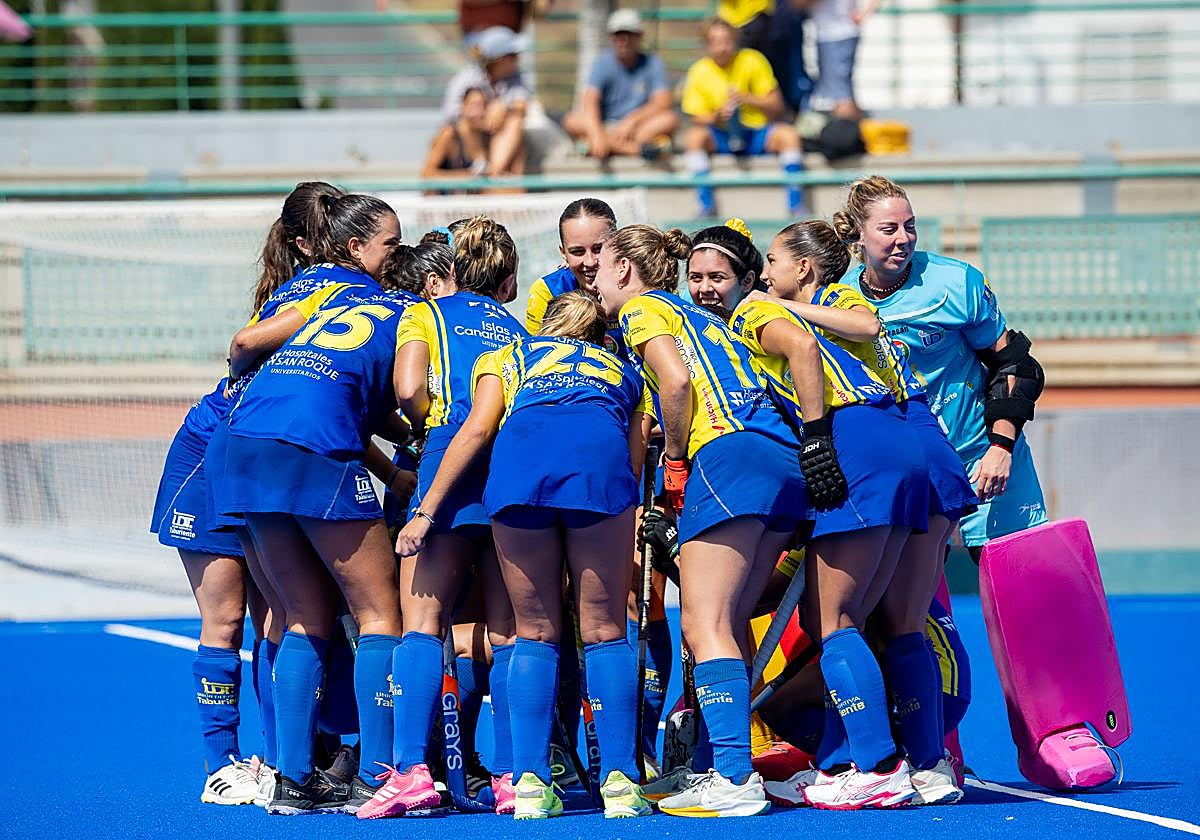 El Taburiente femenino antes de iniciar su compromiso.