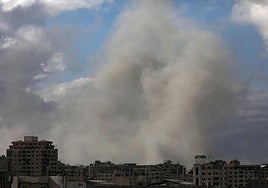 Humo provocado por los ataques israelís.