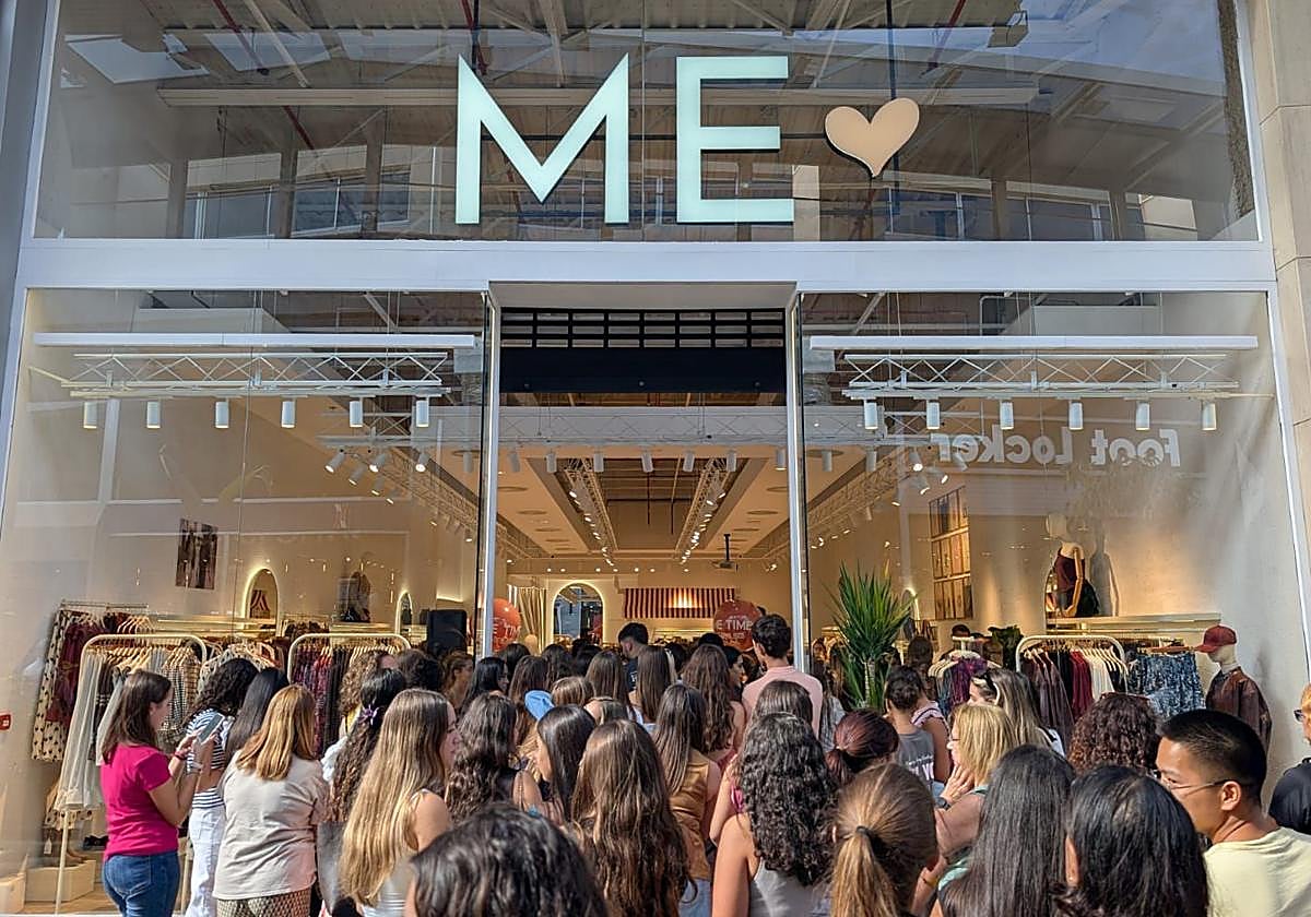 Imagen de la apertura de la tienda Me Time Spain, en el Centro Comercial Alisos.