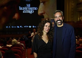 Paula Cons, directora de la película, y Paco Déniz, actor que interpreta a Benito Pérez Galdós, estuvieron presentes en el estreno del filme.