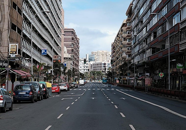Todo sucedió en la calle Rafael Cabrera, a la altura del Teatro Pérez Galdós.