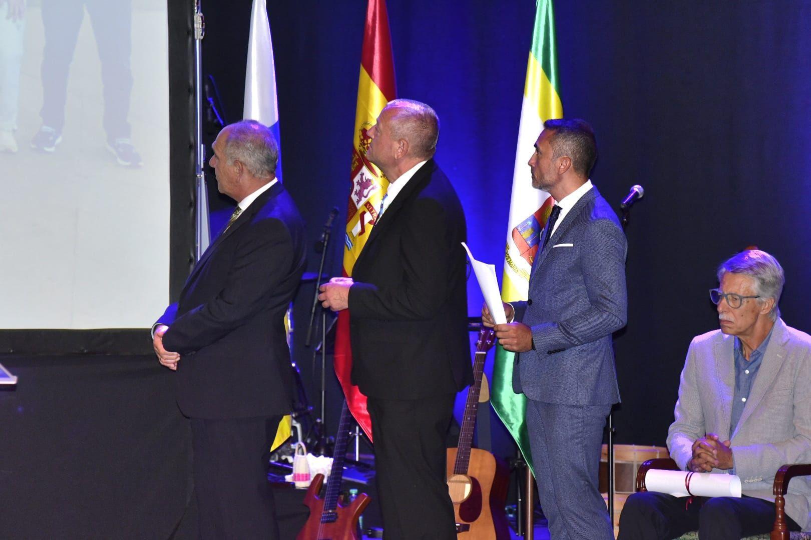 El Ayuntamiento de Teror entregó los Honores y Distinciones del Pino 2025