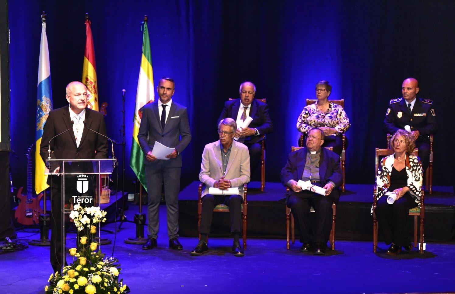 El Ayuntamiento de Teror entregó los Honores y Distinciones del Pino 2025