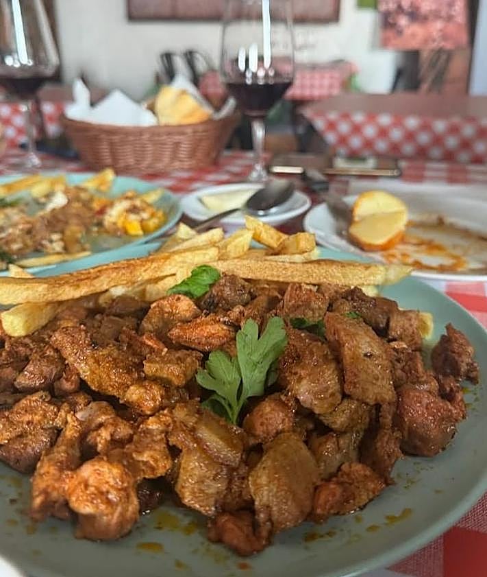 Imagen secundaria 2 - Algunos de los platos más destacados de Juancito.