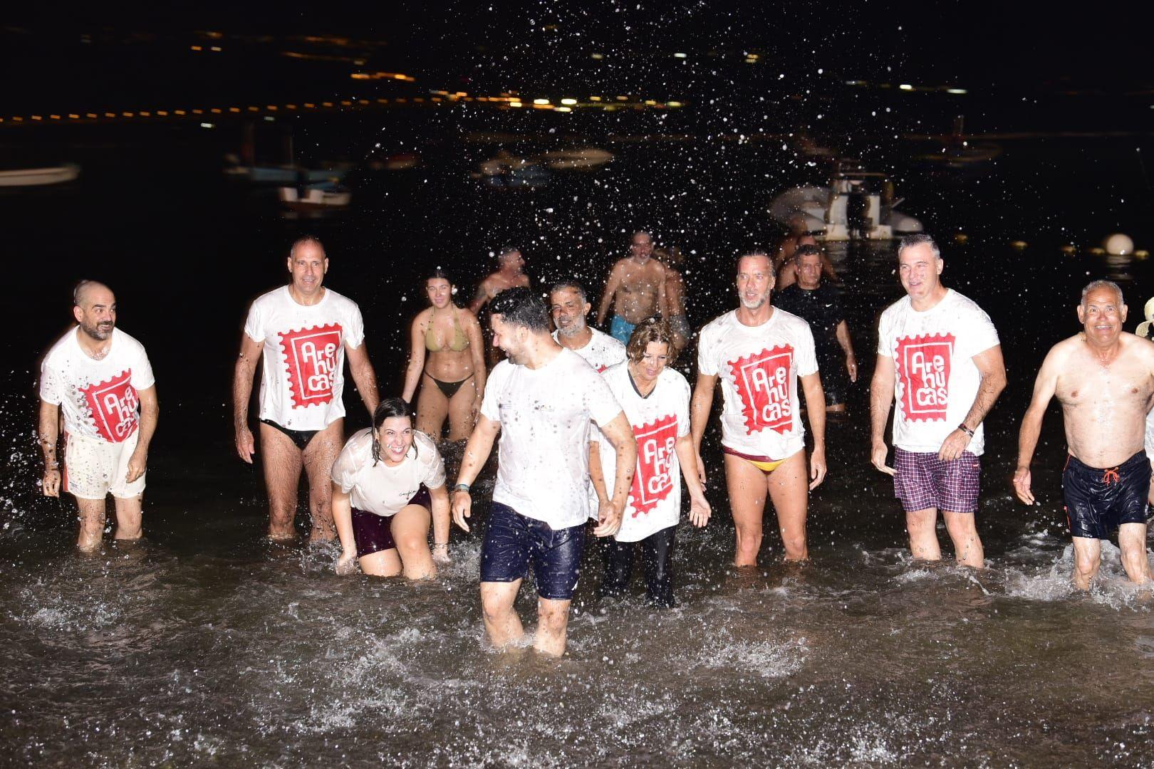 Chapuzón tradicional en La Naval