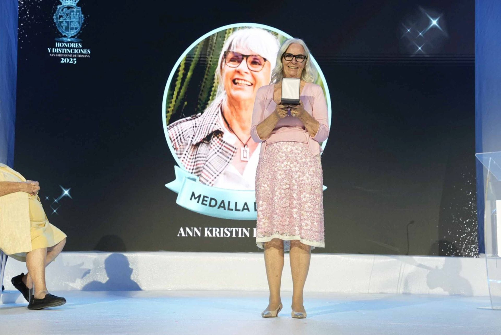 San Bartolomé rinde homenaje a once vecinos que han dejado huella en el municipio