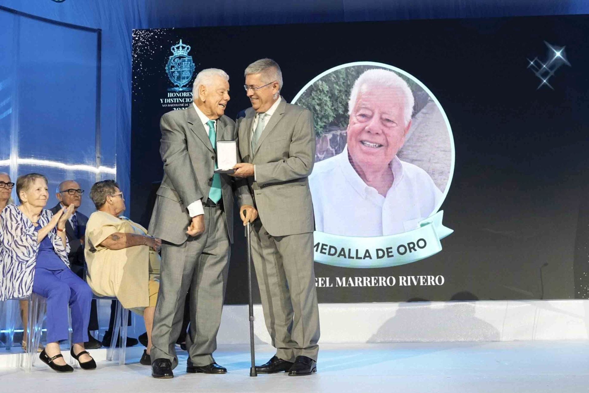 San Bartolomé rinde homenaje a once vecinos que han dejado huella en el municipio