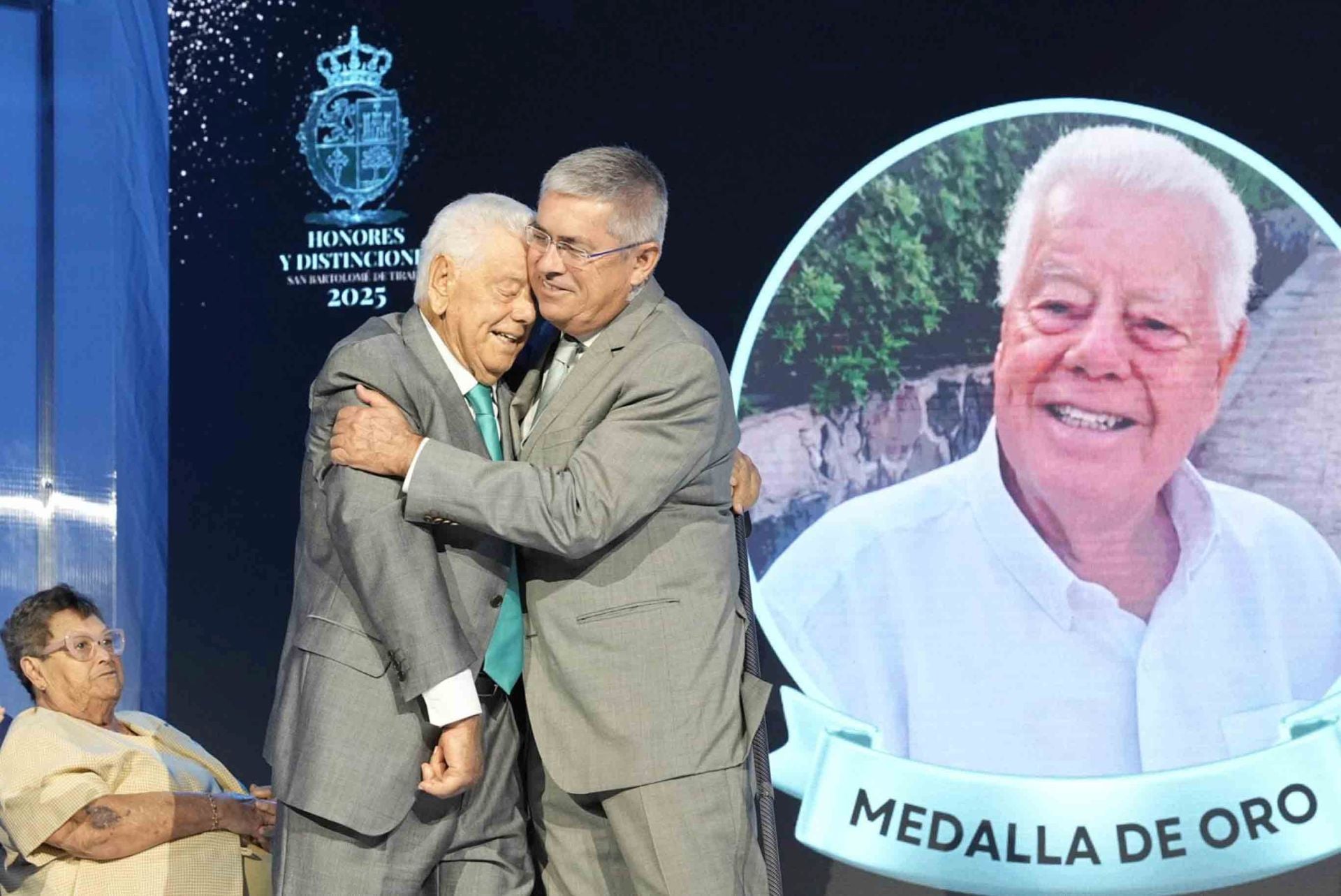 San Bartolomé rinde homenaje a once vecinos que han dejado huella en el municipio