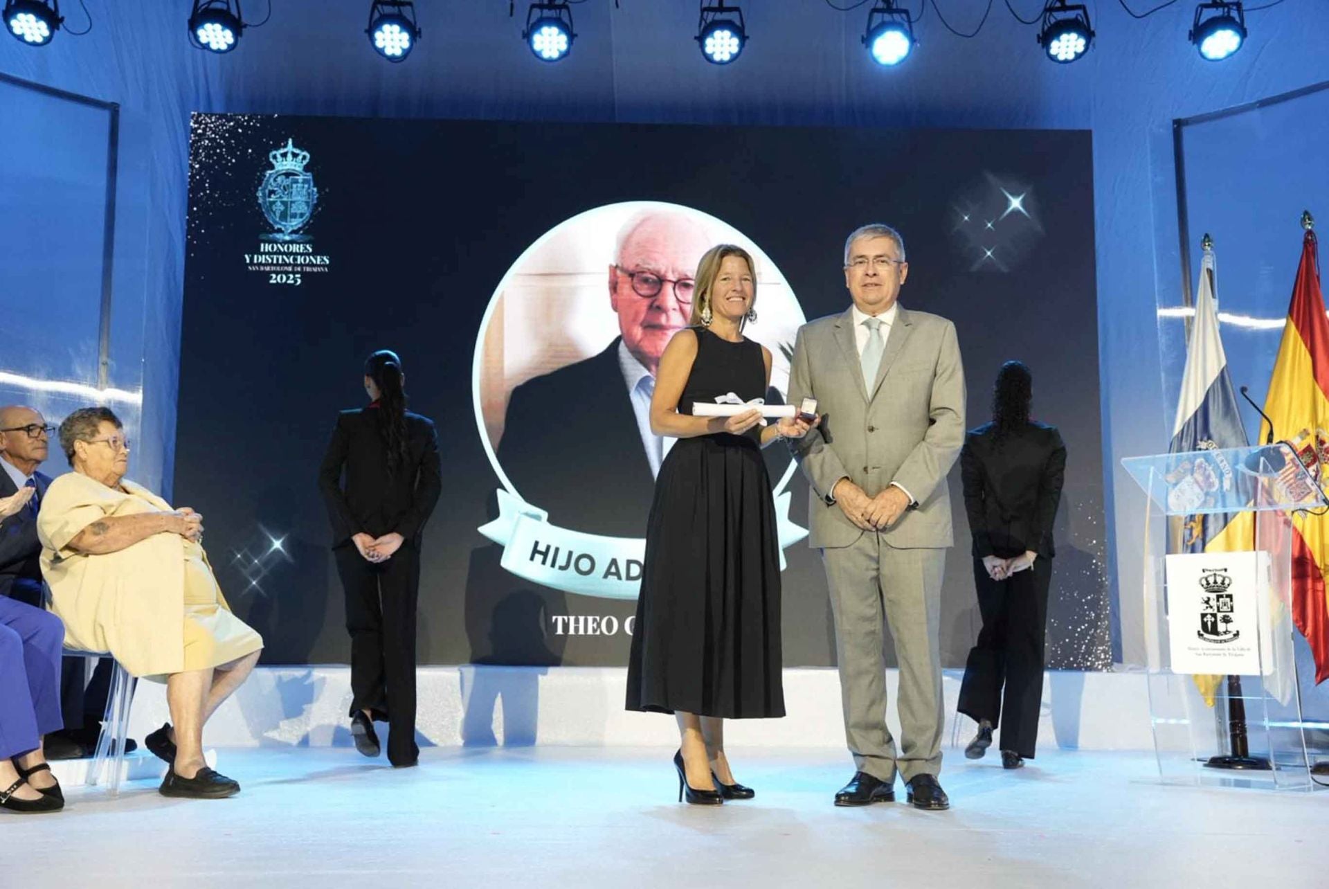 San Bartolomé rinde homenaje a once vecinos que han dejado huella en el municipio