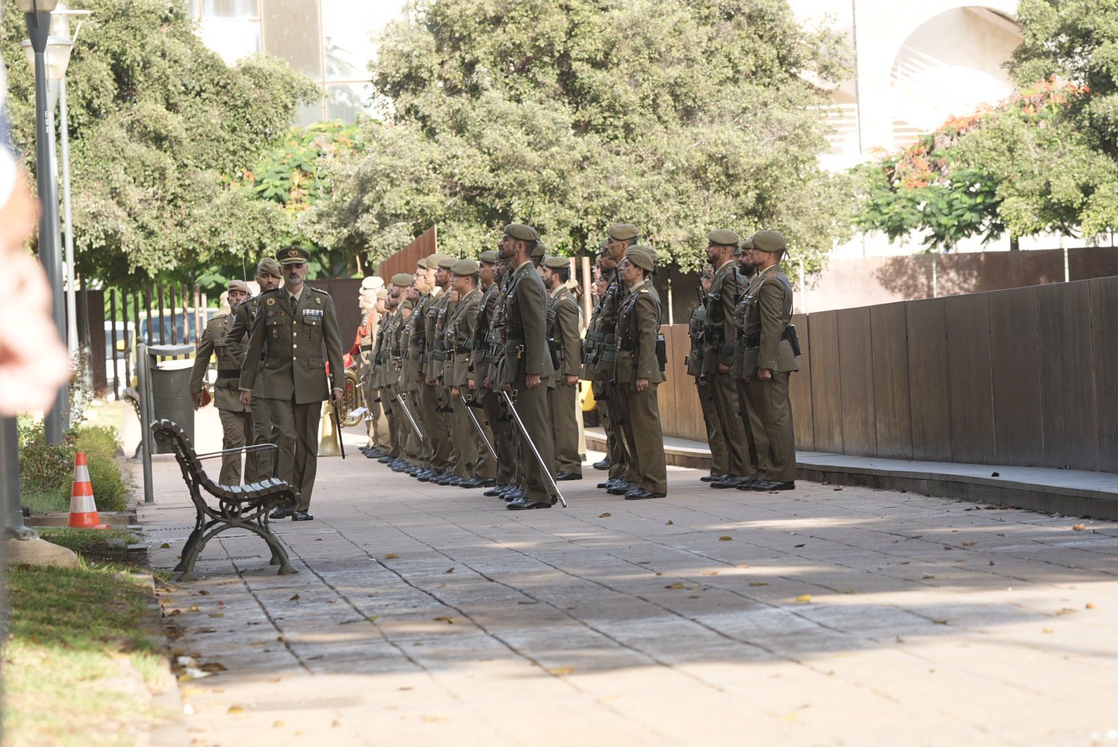 La Naval revive la historia: la recreación de la batalla naval llena de luz y tradición las calles de La Isleta