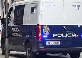 Imagen de archivo de un furgón de la Policía Nacional.