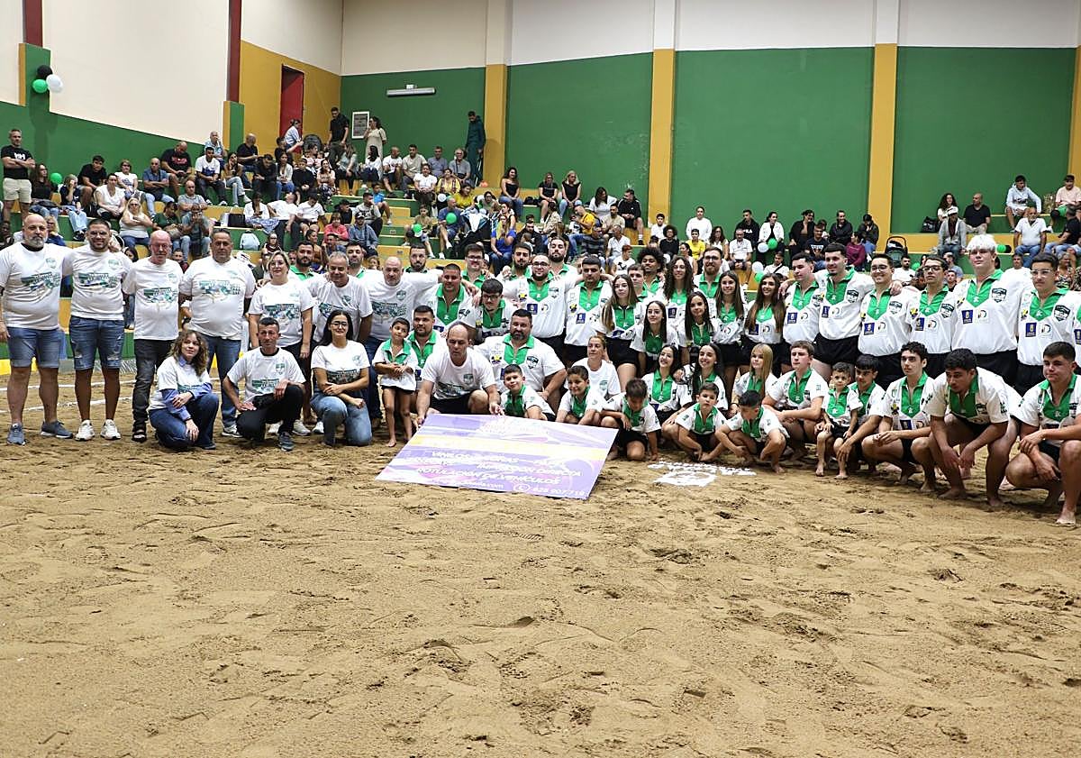 Imagen principal - El regreso del histórico Ajódar ilusiona a la Montaña