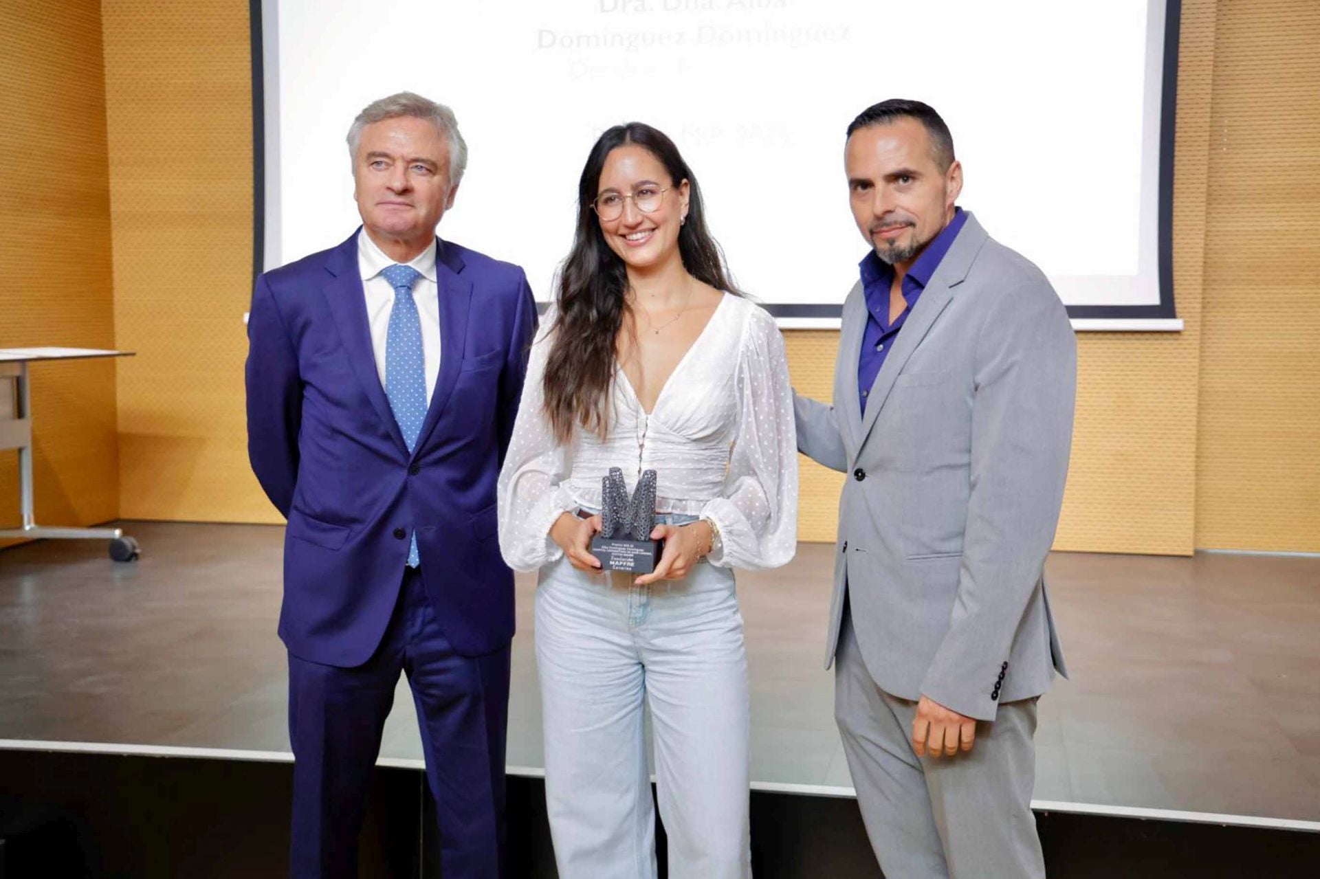 Imágenes del acto de entrega de los premios y becas MIR, de la Fundación Mapfre Canarias 2025