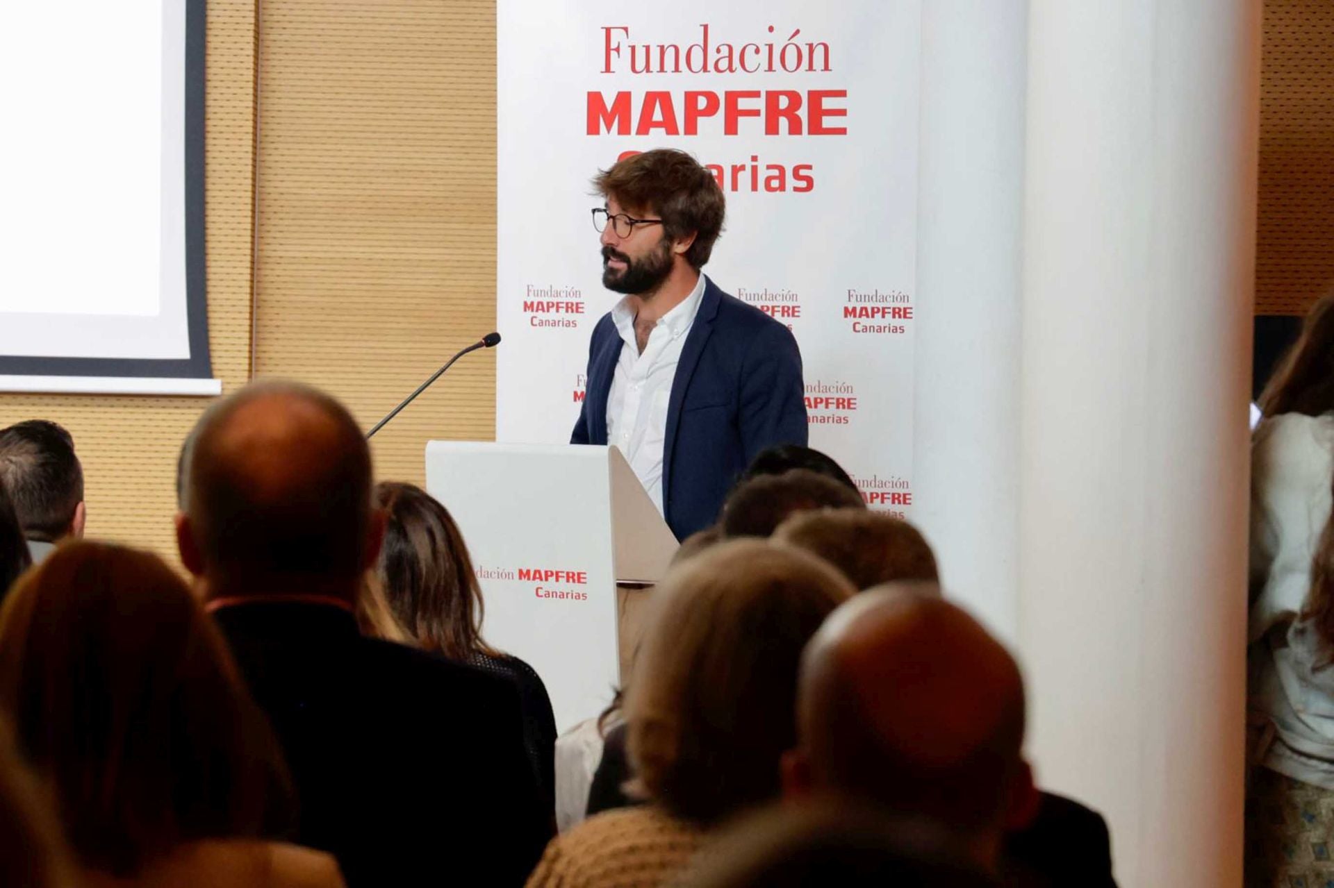 Imágenes del acto de entrega de los premios y becas MIR, de la Fundación Mapfre Canarias 2025