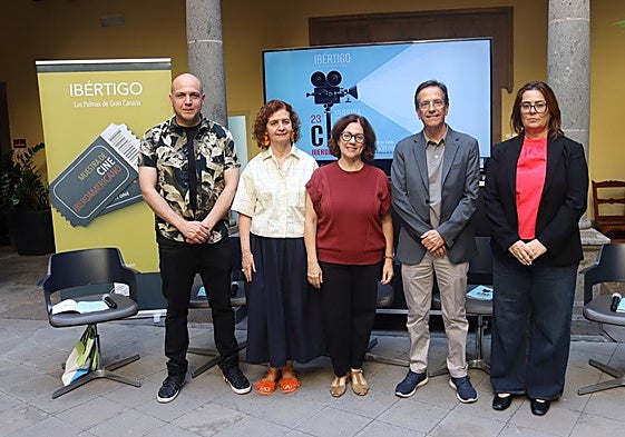 César Augusto Acevedo, María Victoria Pérez, Carmen Gloria Rodríguez, Cristóbal de la Rosa y Rita Vera.