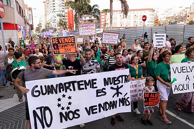 Manifestación contra los efectos del mercado de la vivienda en Guanarteme.