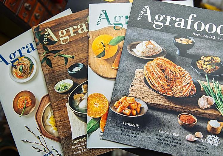 Algunos de los libros de gastronomía coreana que rigen los platos de Yori.