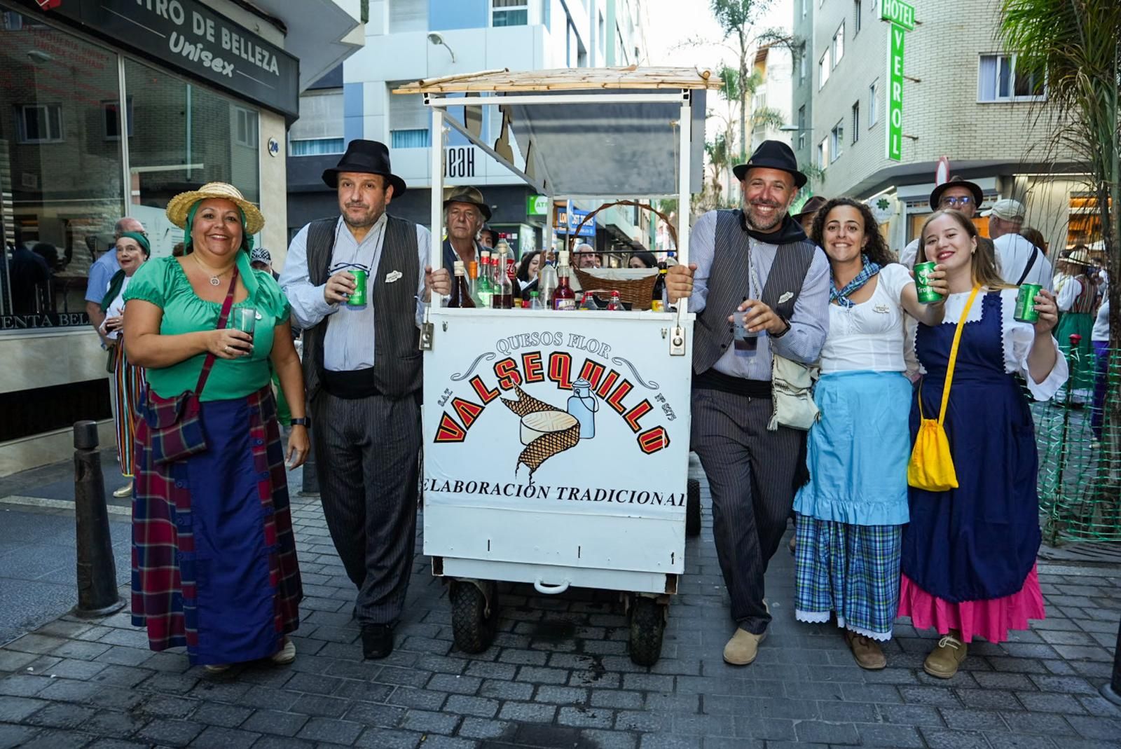 Las mejores imágenes de la romería ofrenda de La Naval