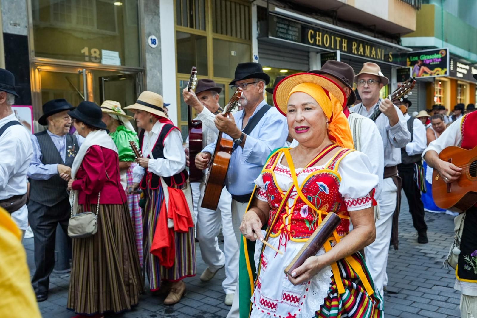 Las mejores imágenes de la romería ofrenda de La Naval