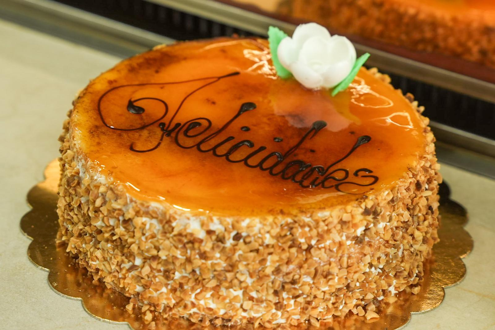 Segunda generación al frente de la pastelería Dulceamor