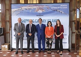El sector marítimo debate sobre el futuro de los puertos canarios