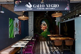 Una de las salas del restaurante que desemboca en la terraza.