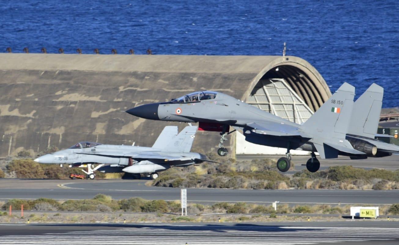 Maniobras de la OTAN sobre el cielo de Canarias, en imágenes