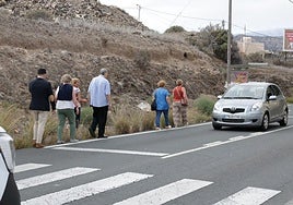 Las Perreras quiere andar sin miedo:  «Déjennos caminar, hágannos una acera»