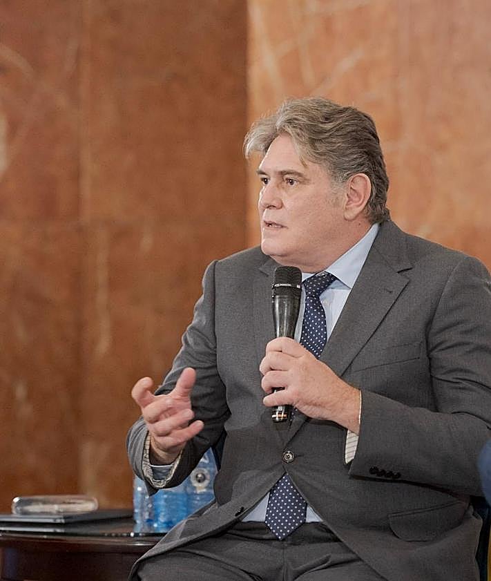 Imagen secundaria 2 - Componentes durante sus intervenciones